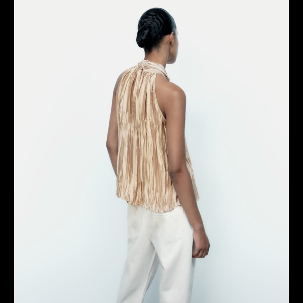 NWT Zara Halter Top Wrinkled Effect With Chain Links - Picture 3 of 10